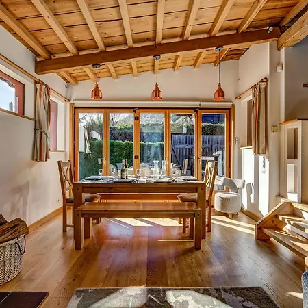Chalet Alpins Alpes Travel Mont Blanc Views Sleeps 6-8 Chamonix